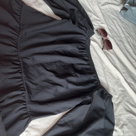 Boutique find. Off the shoulder moment💕 - Picture 3 of 3